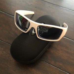 Men’s Oakley Sunglasses (White)